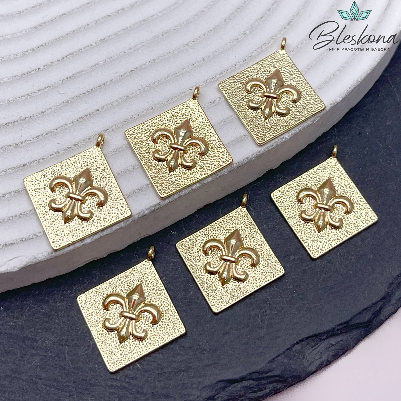 25*22 мм Цвет золото, Подвеска Лилия ромб 