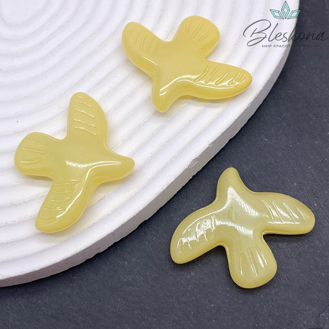 33*42 мм  Бусина голубь желтый