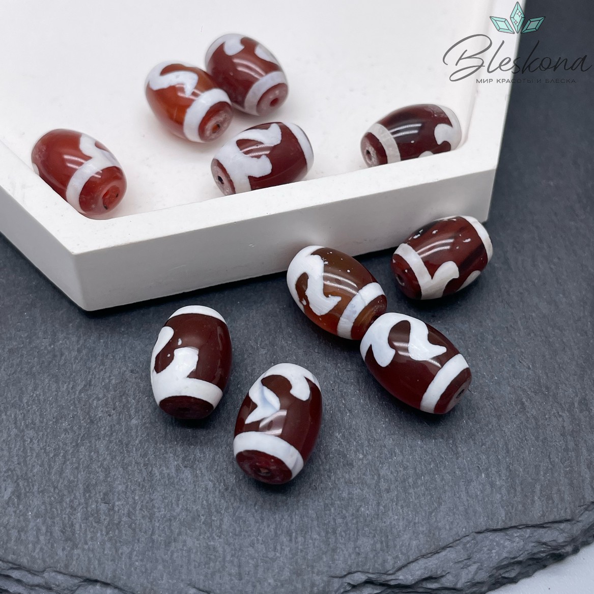 Бусина Дзи Золотой ключ бело-коричневый бочонок 10*14 мм