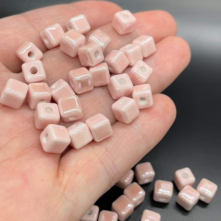 6 мм Бусина куб, керамика цвет пудровый