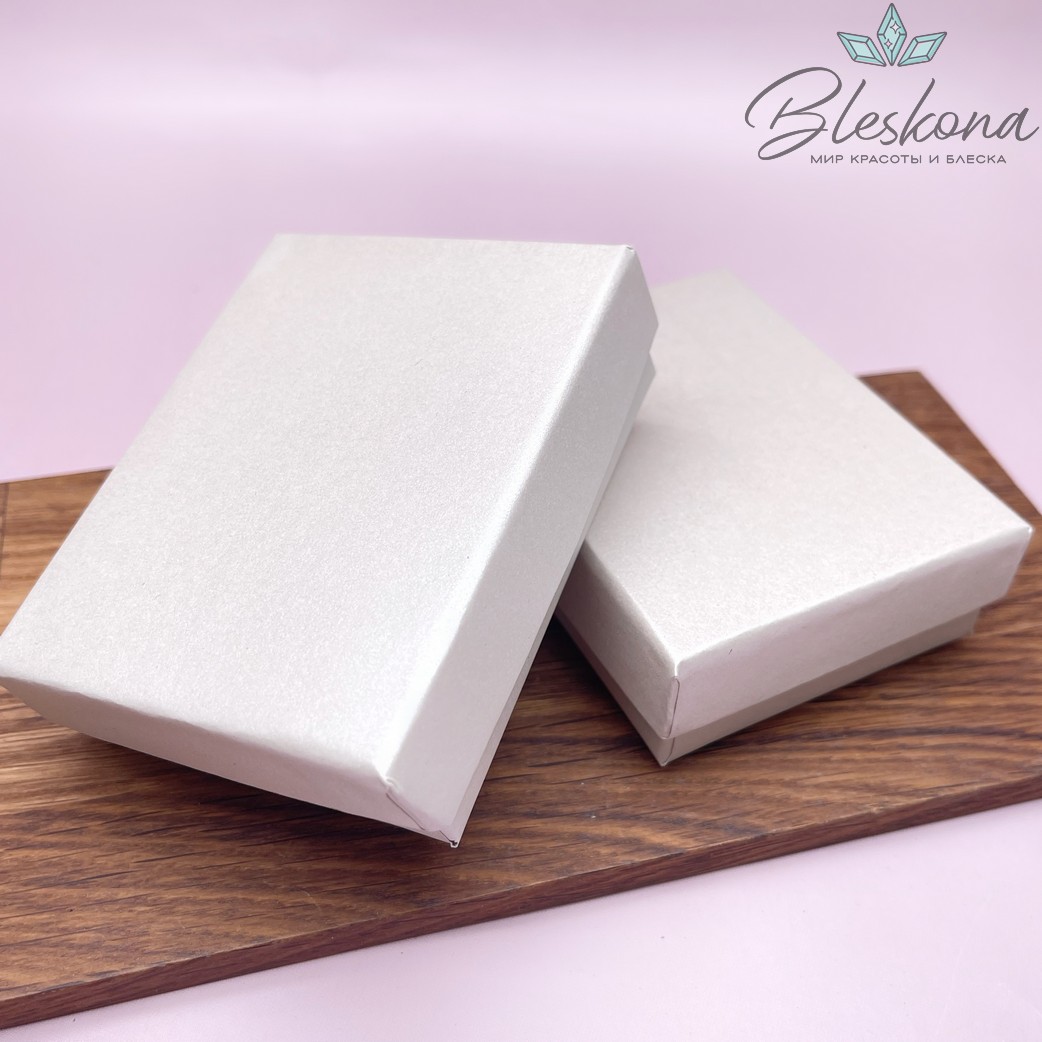 Коробка Бежевая перламутр черная подложка 9*7*3 см