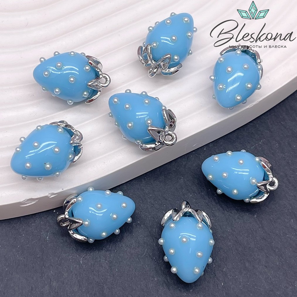 19*13 мм Цвет серебро, Подвеска клубничка голубая