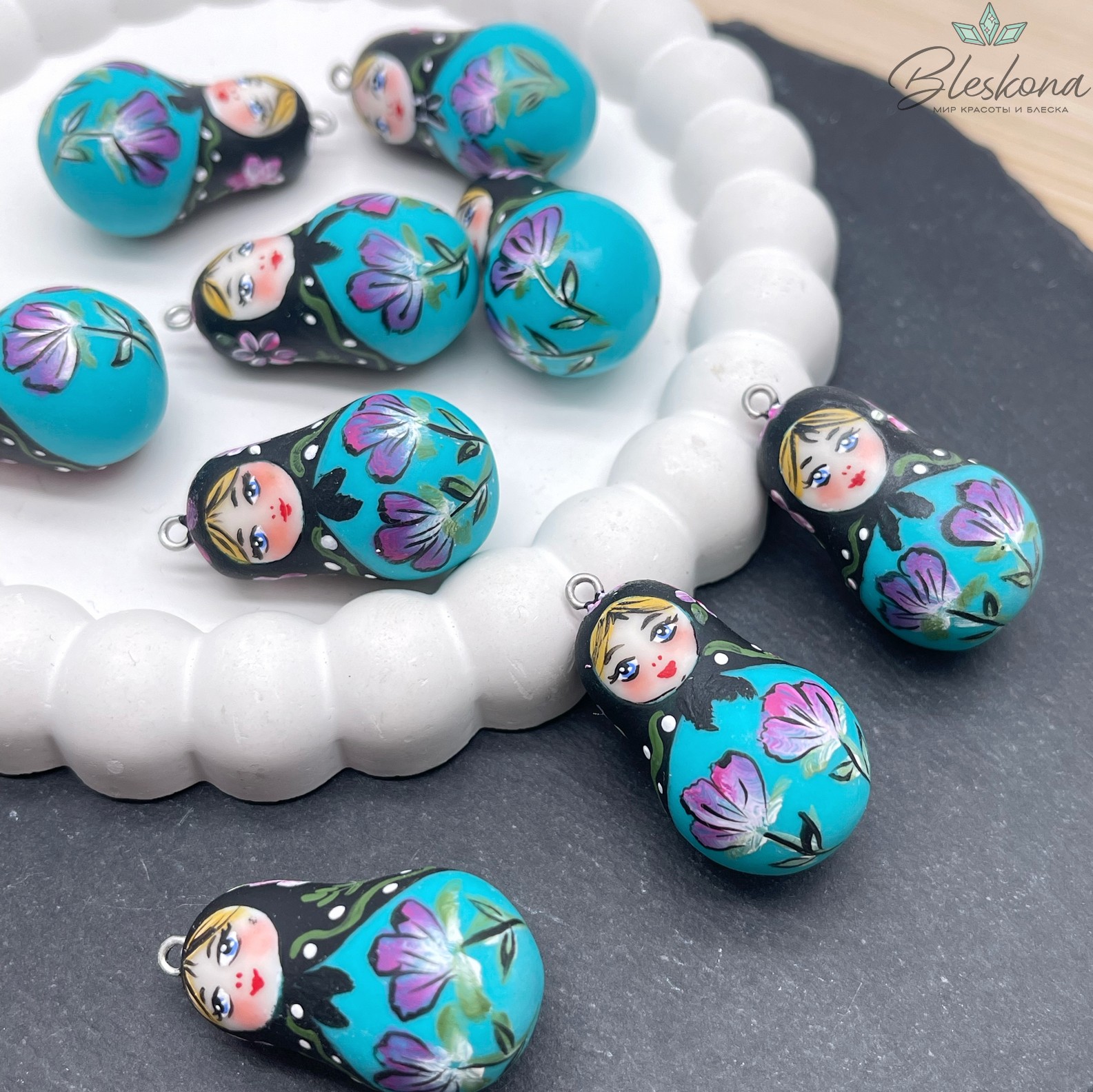 30*20 мм, Цвет серебро, Подвеска Матрешка сине-бирюзовая расписная