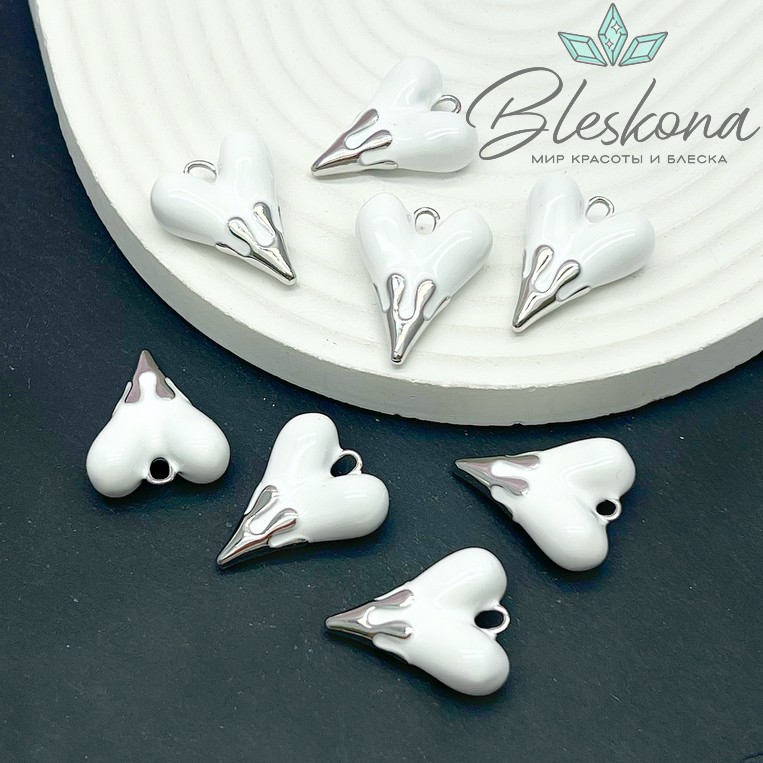 19,5*24,5 мм Цвет серебро, Подвеска Сердце белая эмаль