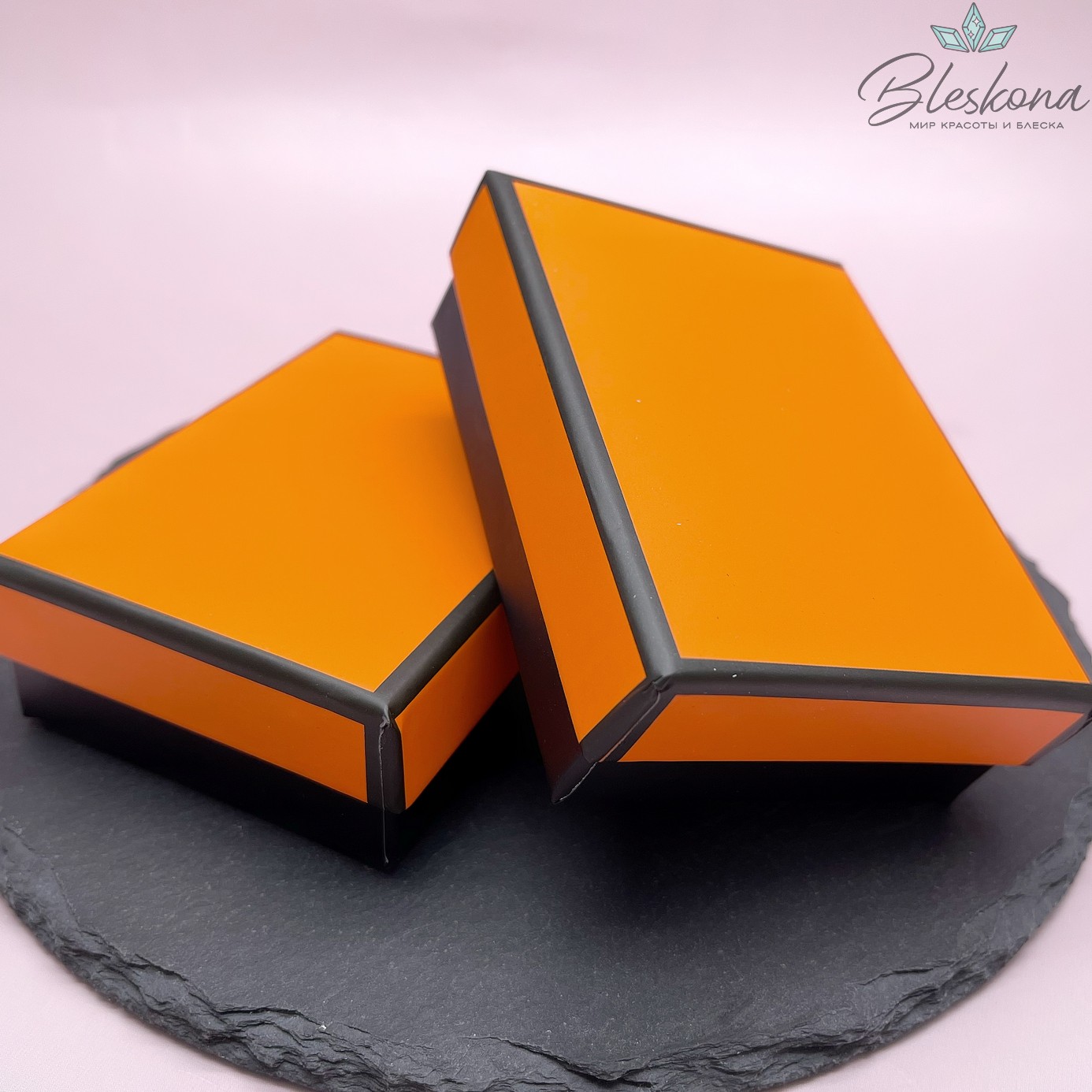 Коробка Оранжево-черная черная подложка 9*7*3 см