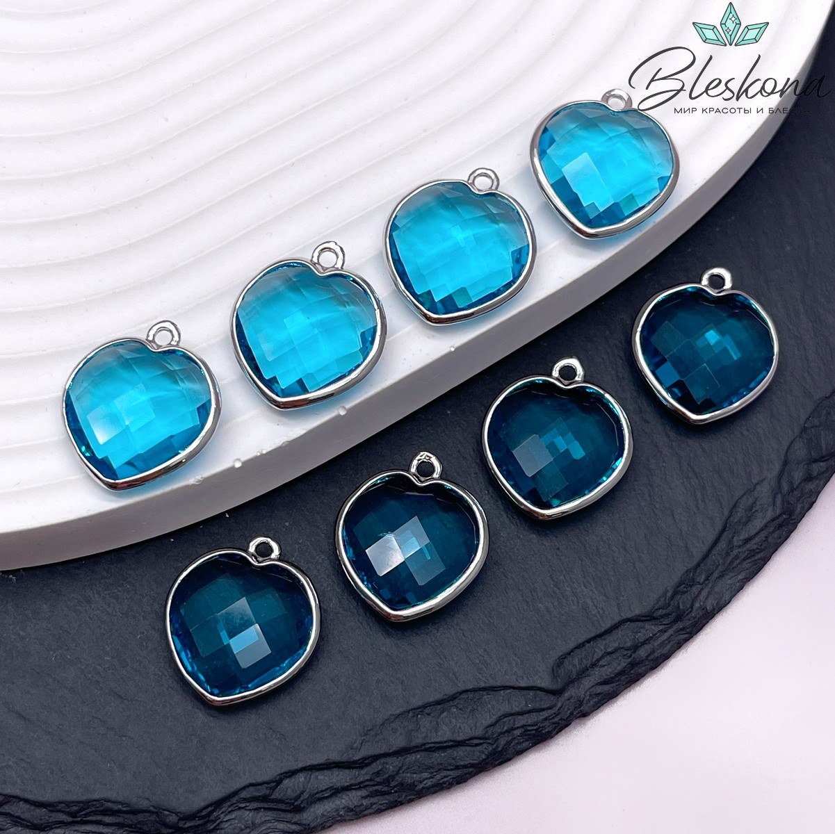 15 мм, Цвет серебро, Подвеска сердце голубое огранка