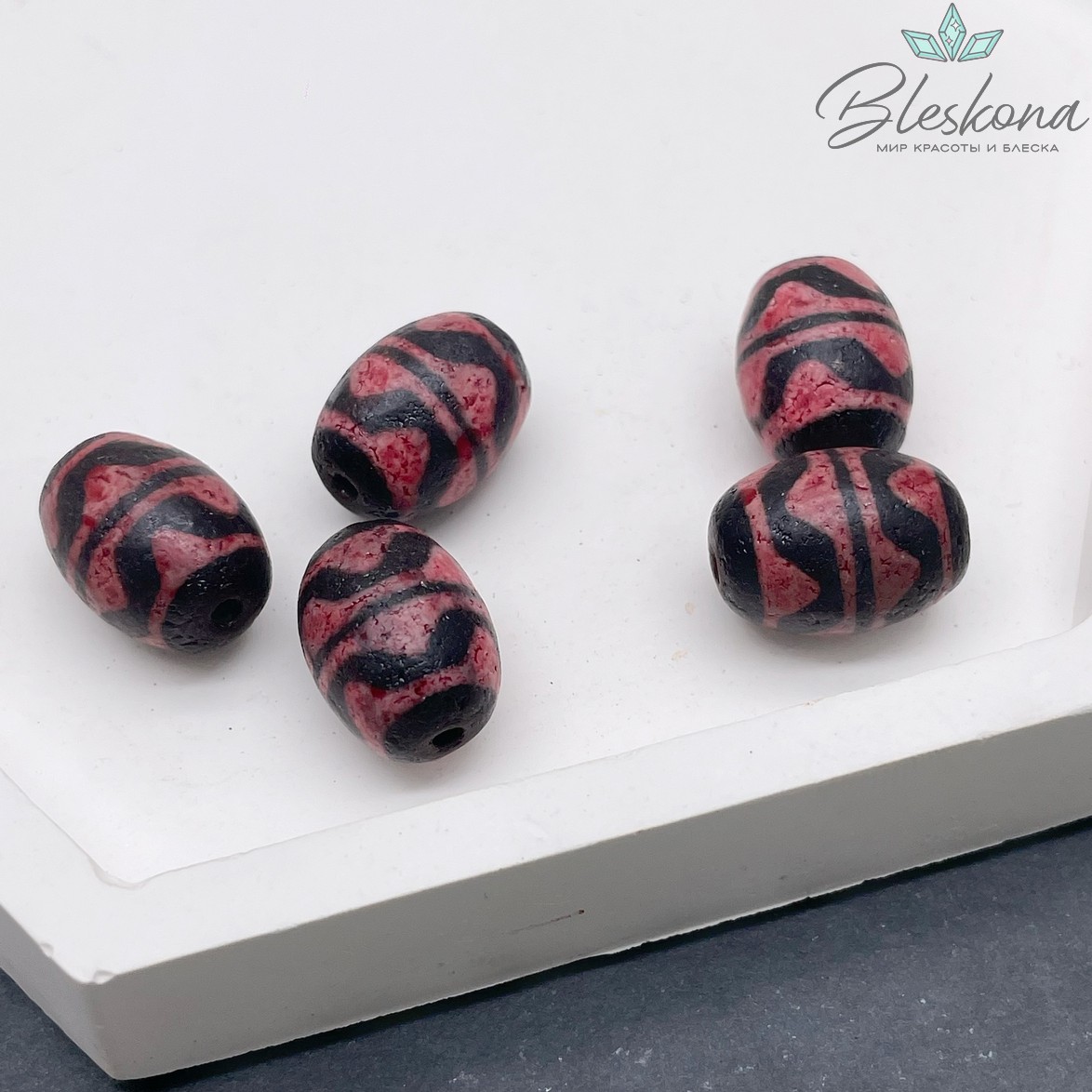 Бусина Дзи 2-й Тигриный клык черно-красный бочонок 10*12 мм