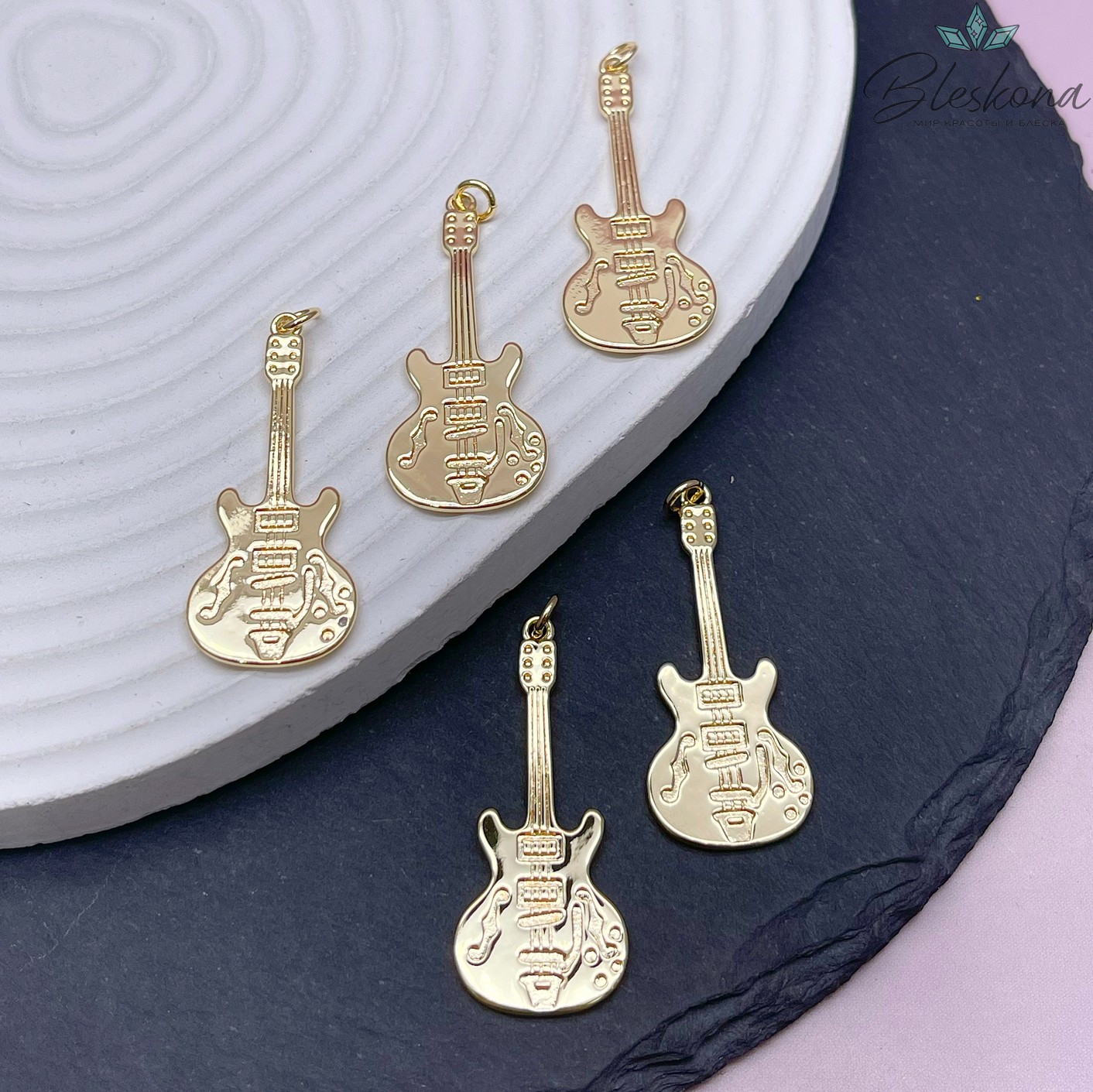 40*16,7 мм Цвет золото, Подвеска Гитара цирконы