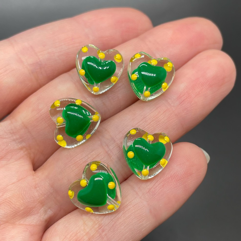 13,5 мм, Стекло бусина сердце с зеленым сердечком точки уп.5 шт