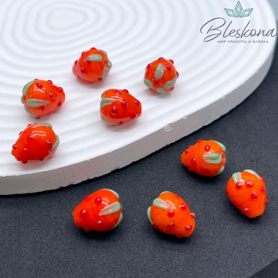 14*12 мм Бусина клубничка оранжевая с красными точками