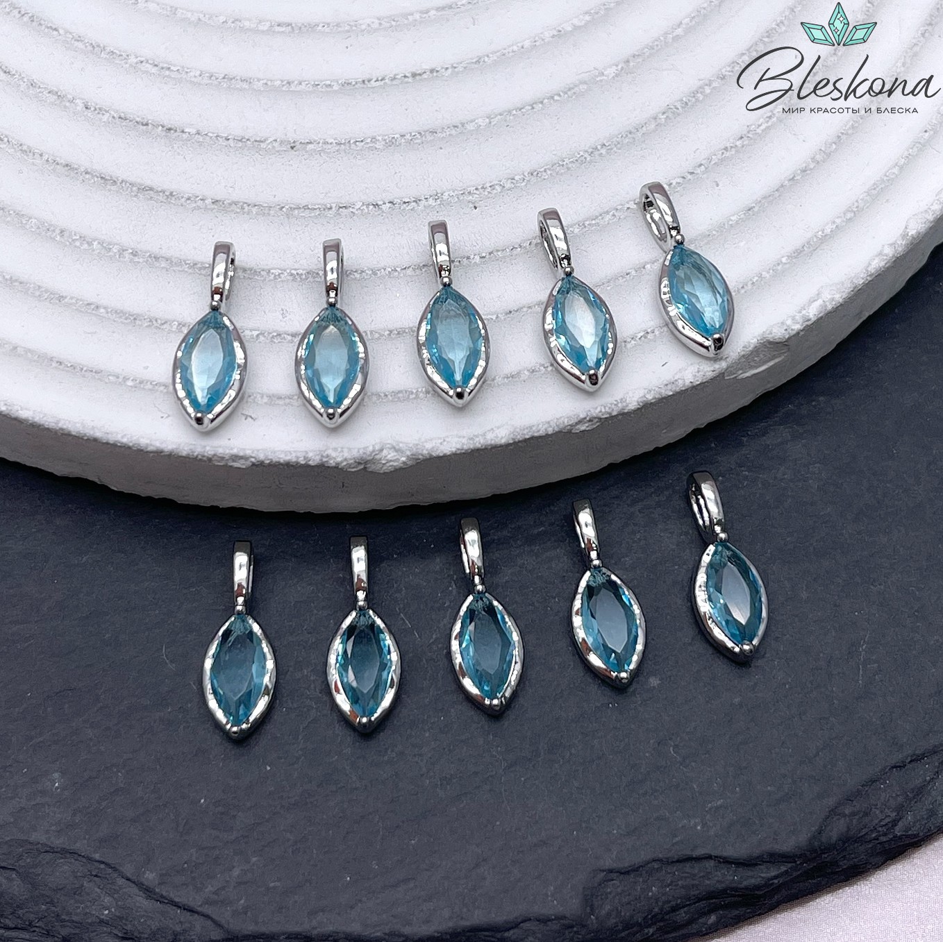 15*5,5 мм Цвет серебро, Подвеска капля с голубым цирконом