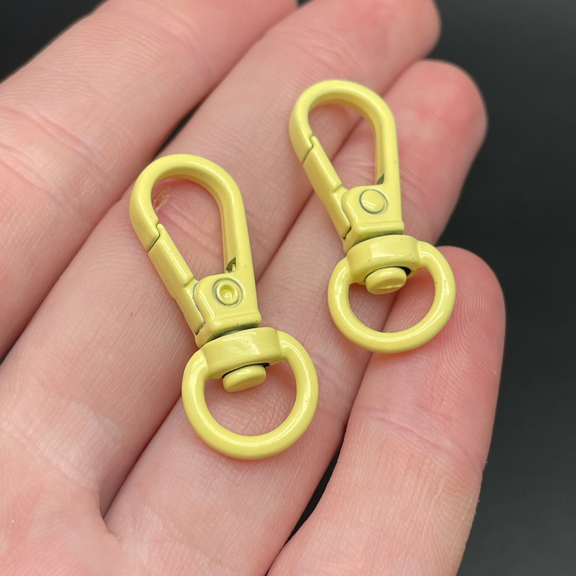 11,5*31,5мм , Замок крупный светло-желтая эмаль 