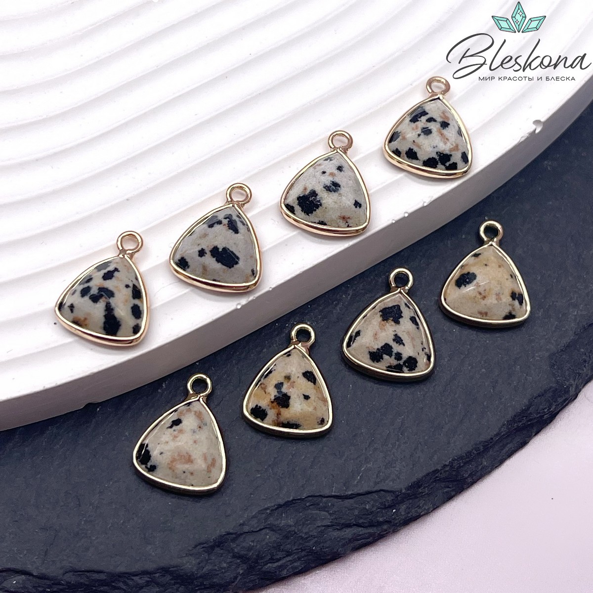14*11 мм Цвет золото, Подвеска треугольник Яшма далматиновая огранка