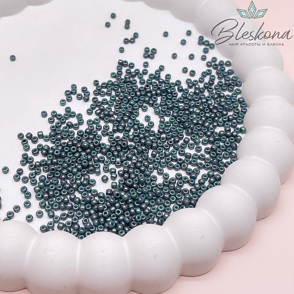 Бисер TOHO round 11/0 цвет №1207 (оттенок серого)