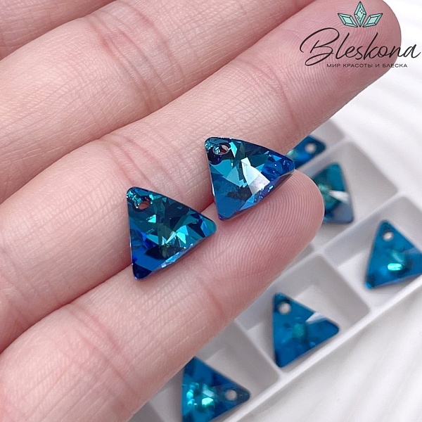 6628 XILION Triangle 12мм Crystal Bermuda Blue P