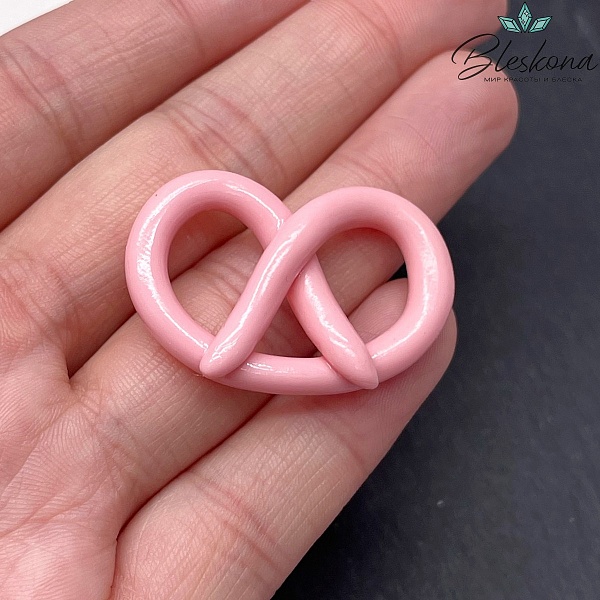 24*34 мм Подвеска Крендель розовый