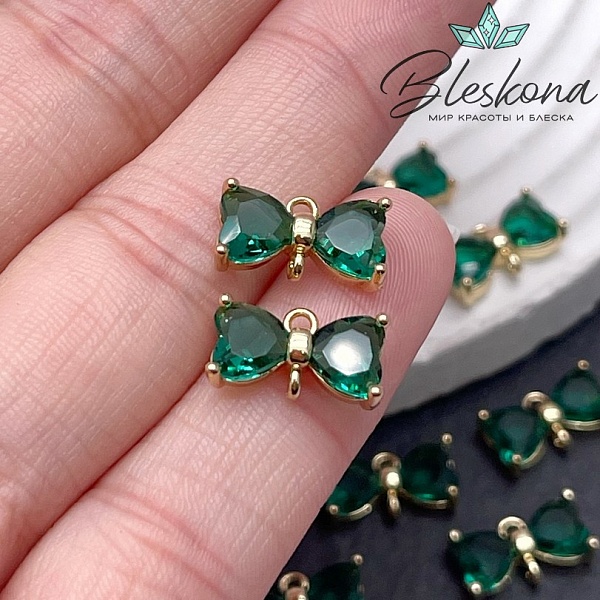 7*13 мм, Цвет золото, Коннетор два сердца зеленое стекло