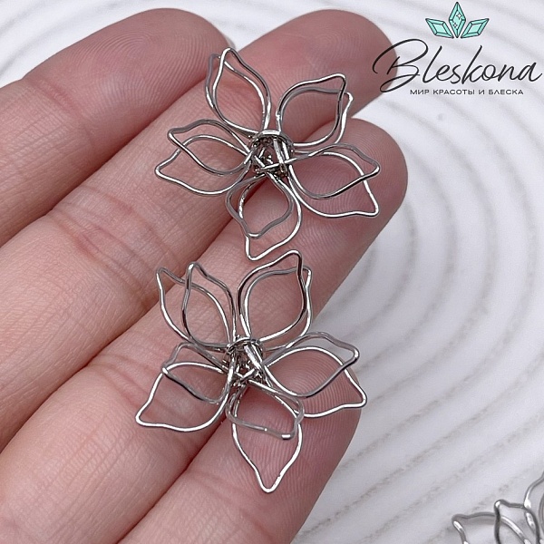 24мм, Цвет серебро, Подвеска цветок контур 