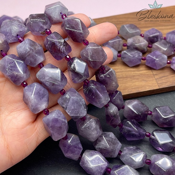 Аметист  фриформ огранка (15-20)*(13-15) мм