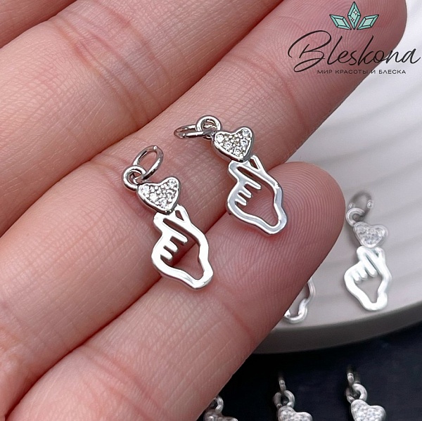 16*7 мм Цвет серебро, Подвеска Love цирконы