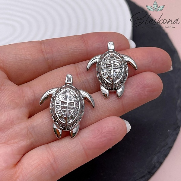 28*23,5 мм Цвет серебро, Подвеска черепаха с цирконами
