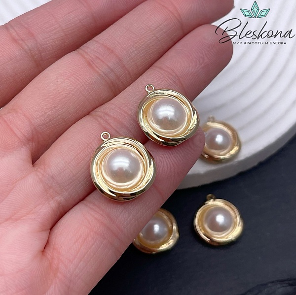 17*15,5 мм Цвет золото, Подвеска Круг имитация жемчуга