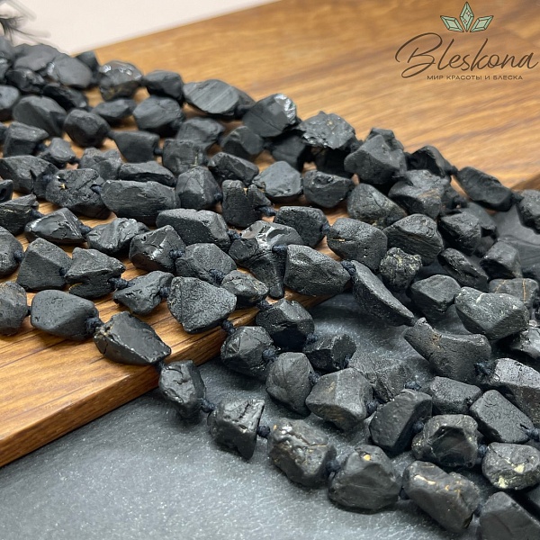 Шпинель черная  куски 8-11 мм