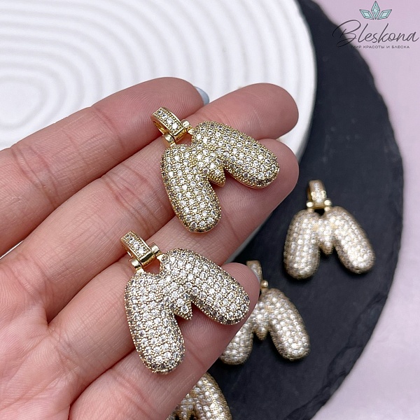 28 мм, Цвет золото, Буква цирконы объемная с бейлом M