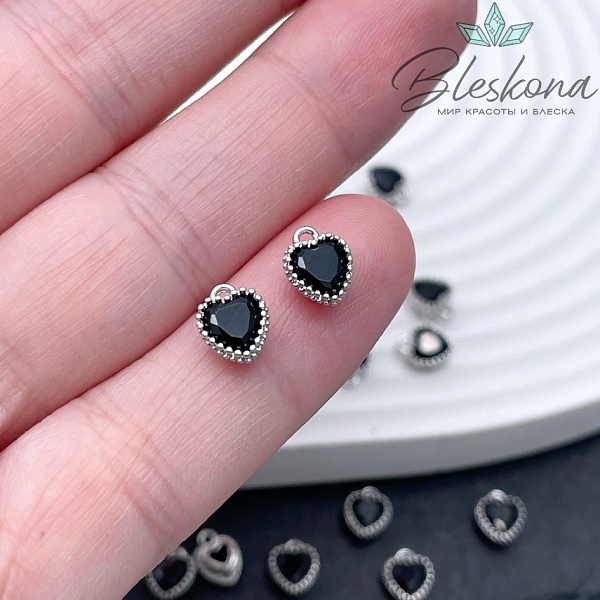 8*6,5 мм Цвет серебро, Подвеска Сердце мини черный циркон 