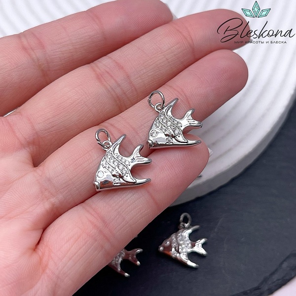 14*15 мм Цвет серебро, Подвеска рыбка цирконы