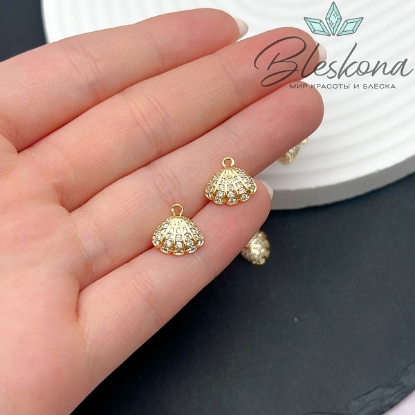 10,5 мм Цвет золото, Подвеска ракушка с цирконами