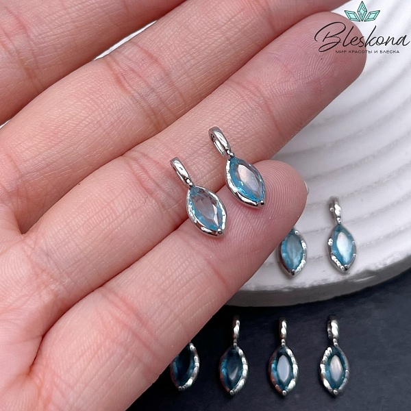 15*5,5 мм Цвет серебро, Подвеска капля с голубым цирконом