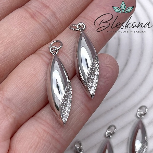 28*7,8 мм Цвет серебро, Подвеска капля с цирконами