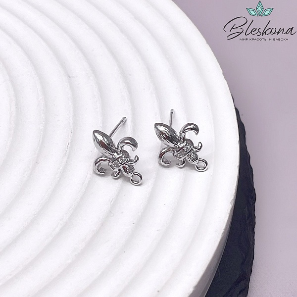 13*10 мм Цвет серебро, Пусеты Королевская лилия цирконы