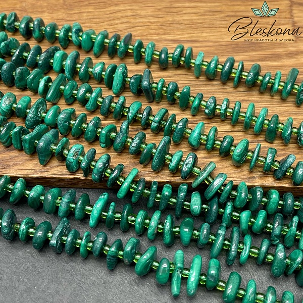 Малахит сколы шлифованные (2-4)*(7-12) мм