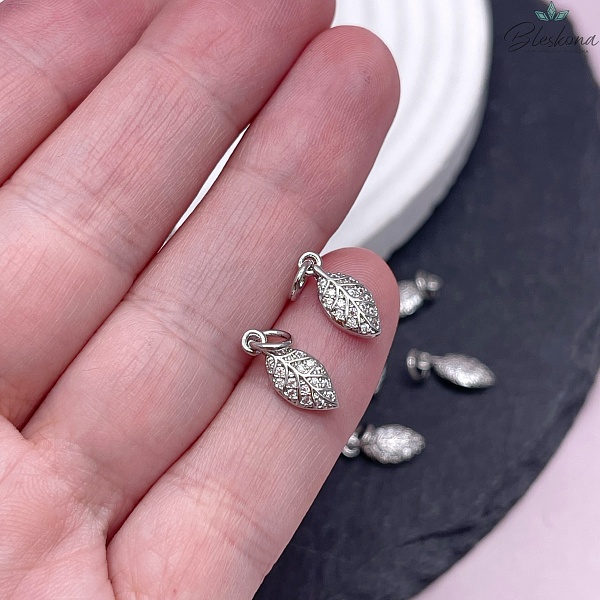 12*5,5 мм, Цвет серебро, Подвеска Лист мини цирконы