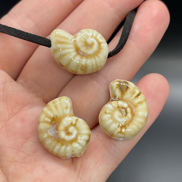 21*17 мм Бусина Аммонит, керамика цвет бежевый