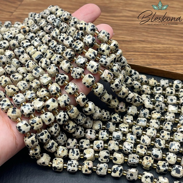 Яшма далматиновая (фенит) куб огранка 6,5 мм