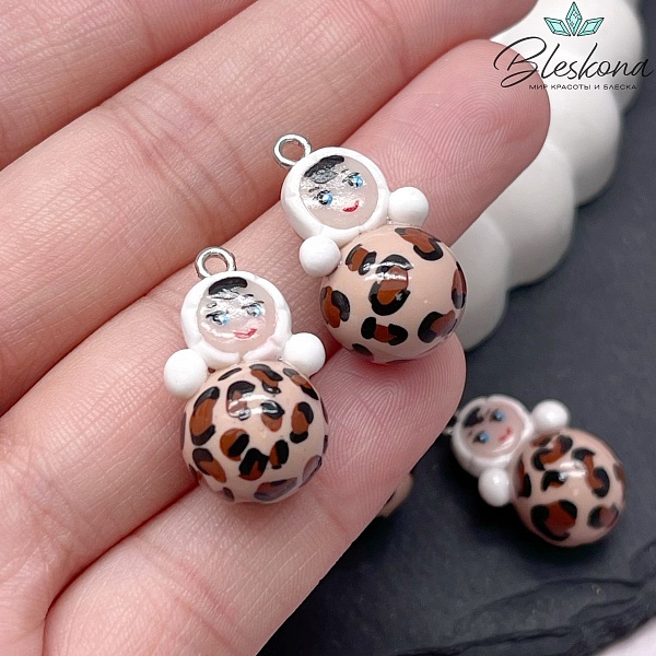 24,5*12,5 мм, Цвет серебро, Подвеска Неваляшка мини бежевая Леопард