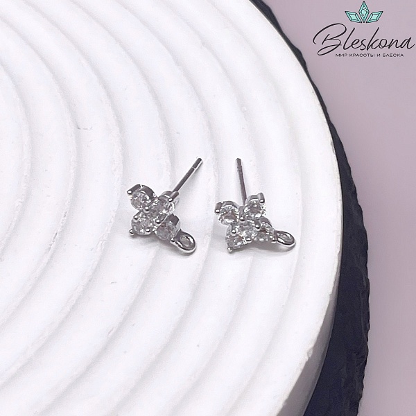 10*8 мм Цвет серебро, Пусеты цветочек цирконы