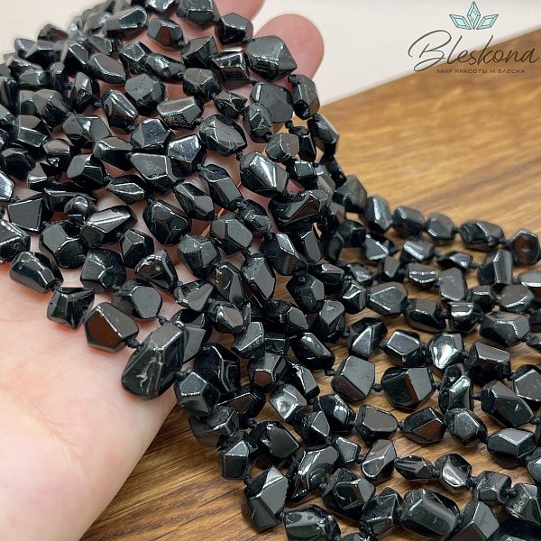 Шпинель черная  фриформ огранка 6-8 мм