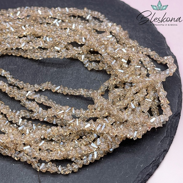 Чешское стекло №76 4,5 мм треугольник