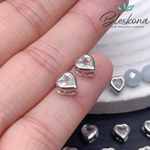 7*6,5 мм Цвет серебро, Бусина сердце белый циркон