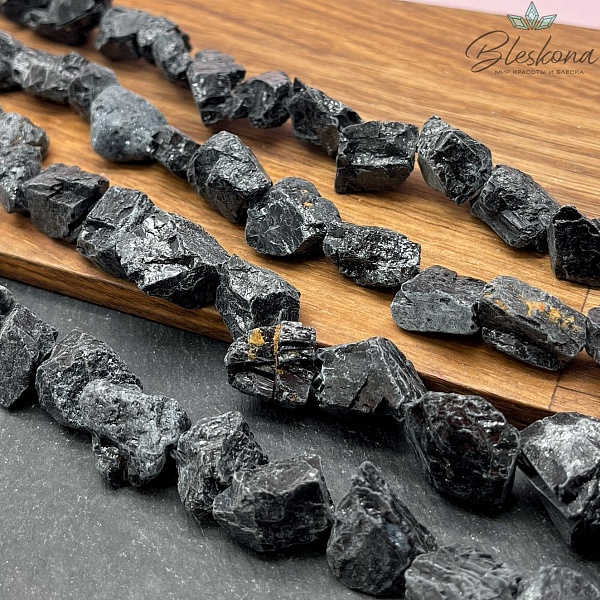Турмалин черный (Шерл) куски (14-20)*(12-17) мм