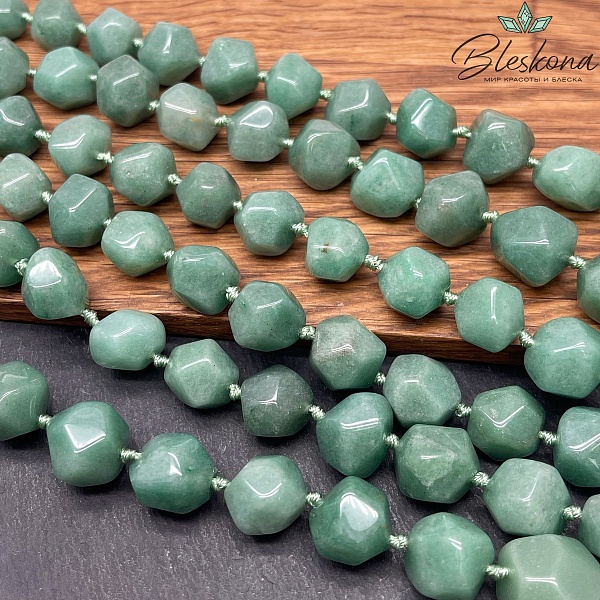 Зеленый авантюрин фриформ огранка бусины на увеличение 12-16 мм