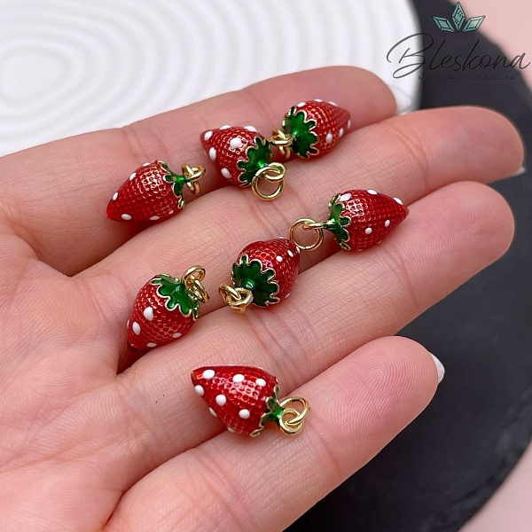 16*9 мм, цвет золото, Подвеска клубничка эмаль