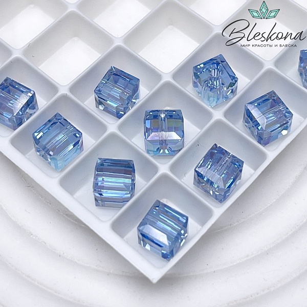 5601 Cube Bead 6мм Light Sapphire AB B