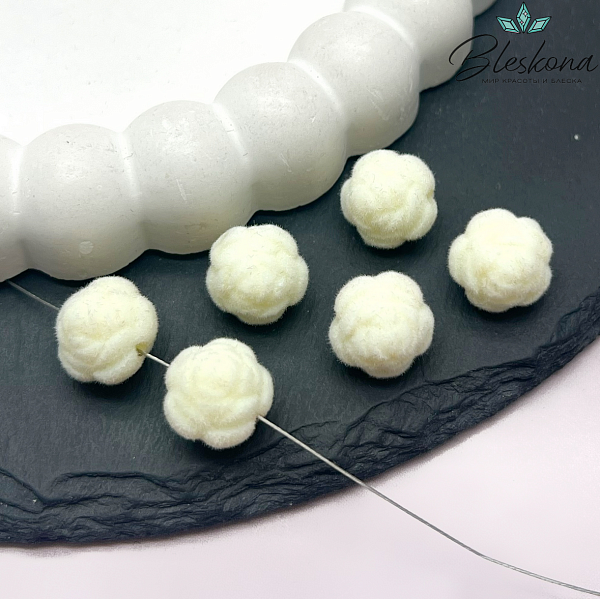 12мм Бархатная бусина Цветок - Роза, Цвет молочный