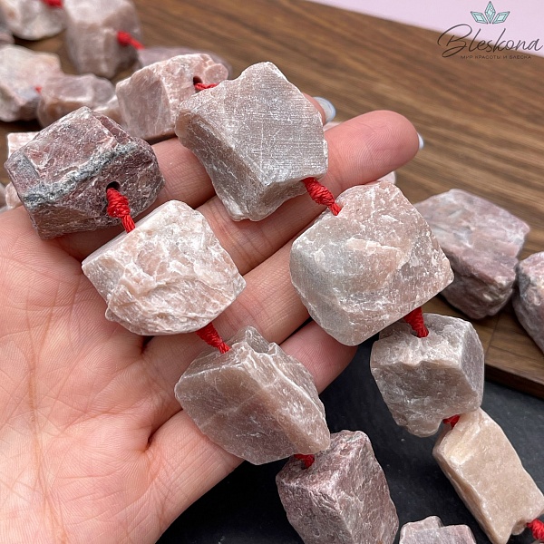 Солнечный камень куски (26-35)*(25-30) мм