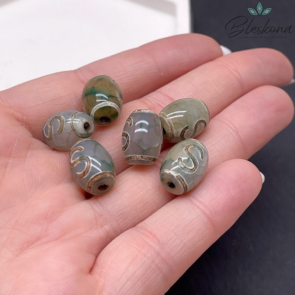 Бусина Дзи Денежный крючок зелено-коричневый бочонок 10*14 мм